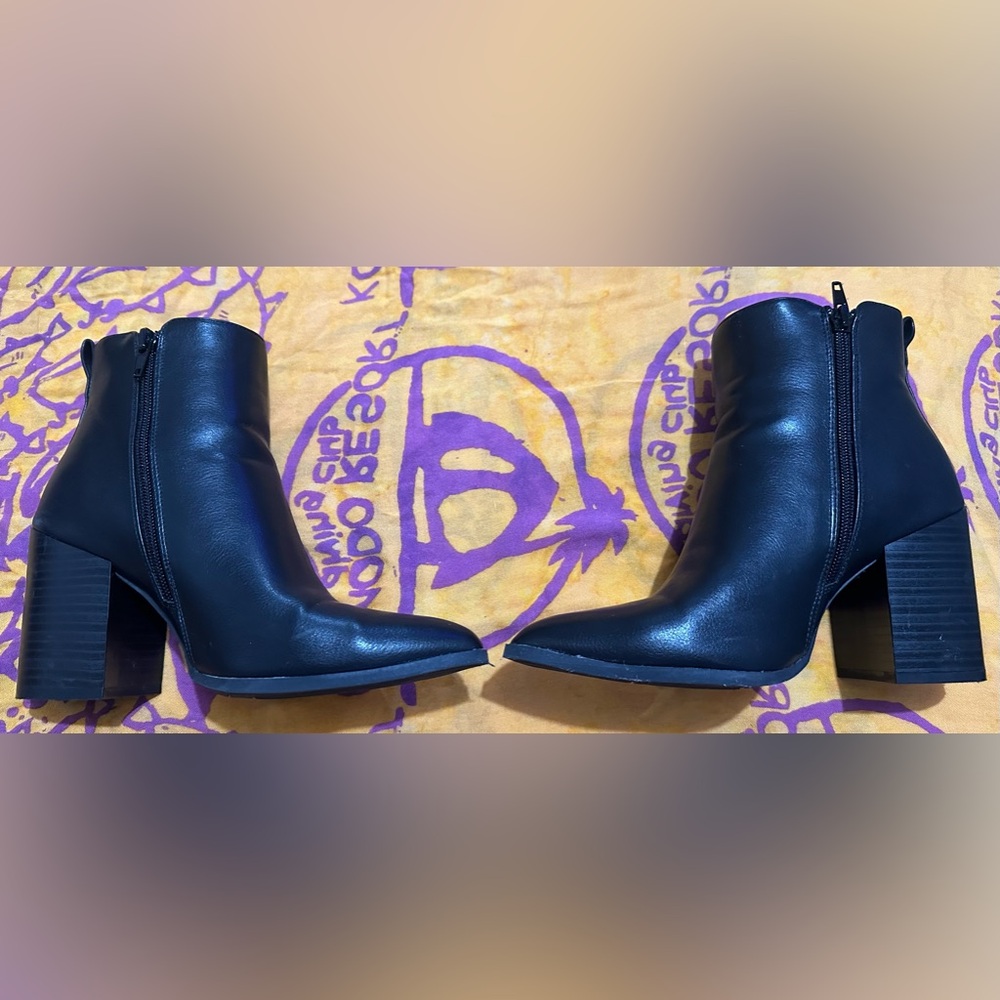 Black booties - Picture 3 of 5